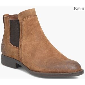 Børn Laney Rust Tobacco Distressed Sueded Leather Chelsea Bootie. Size 8.5 M